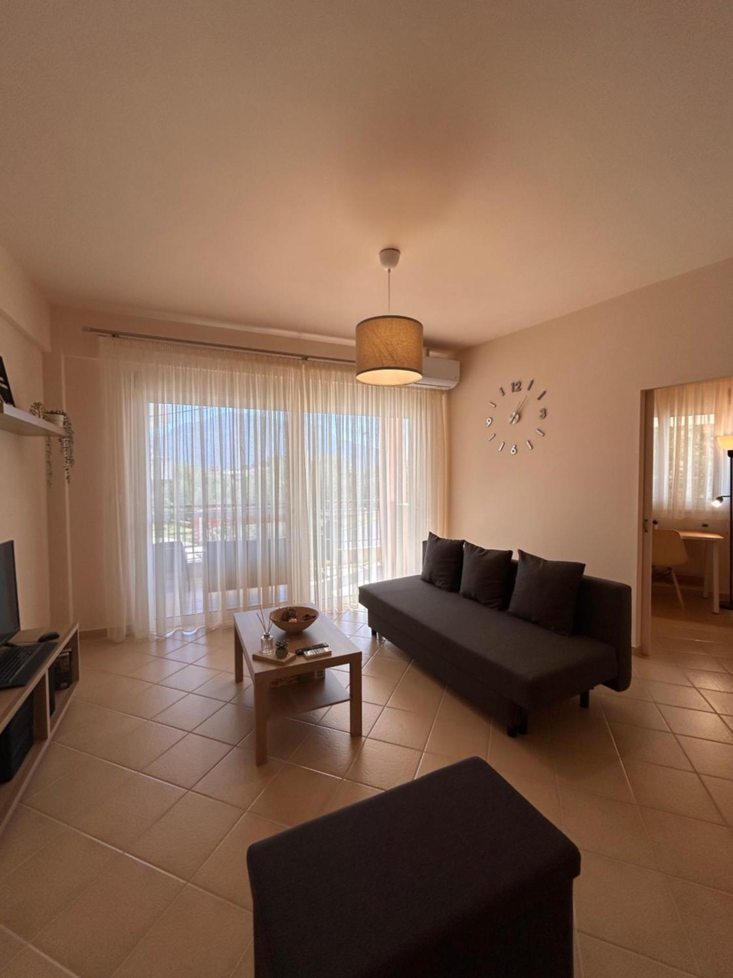 Feel At Home - Kalamata - Near The Center ภายนอก รูปภาพ