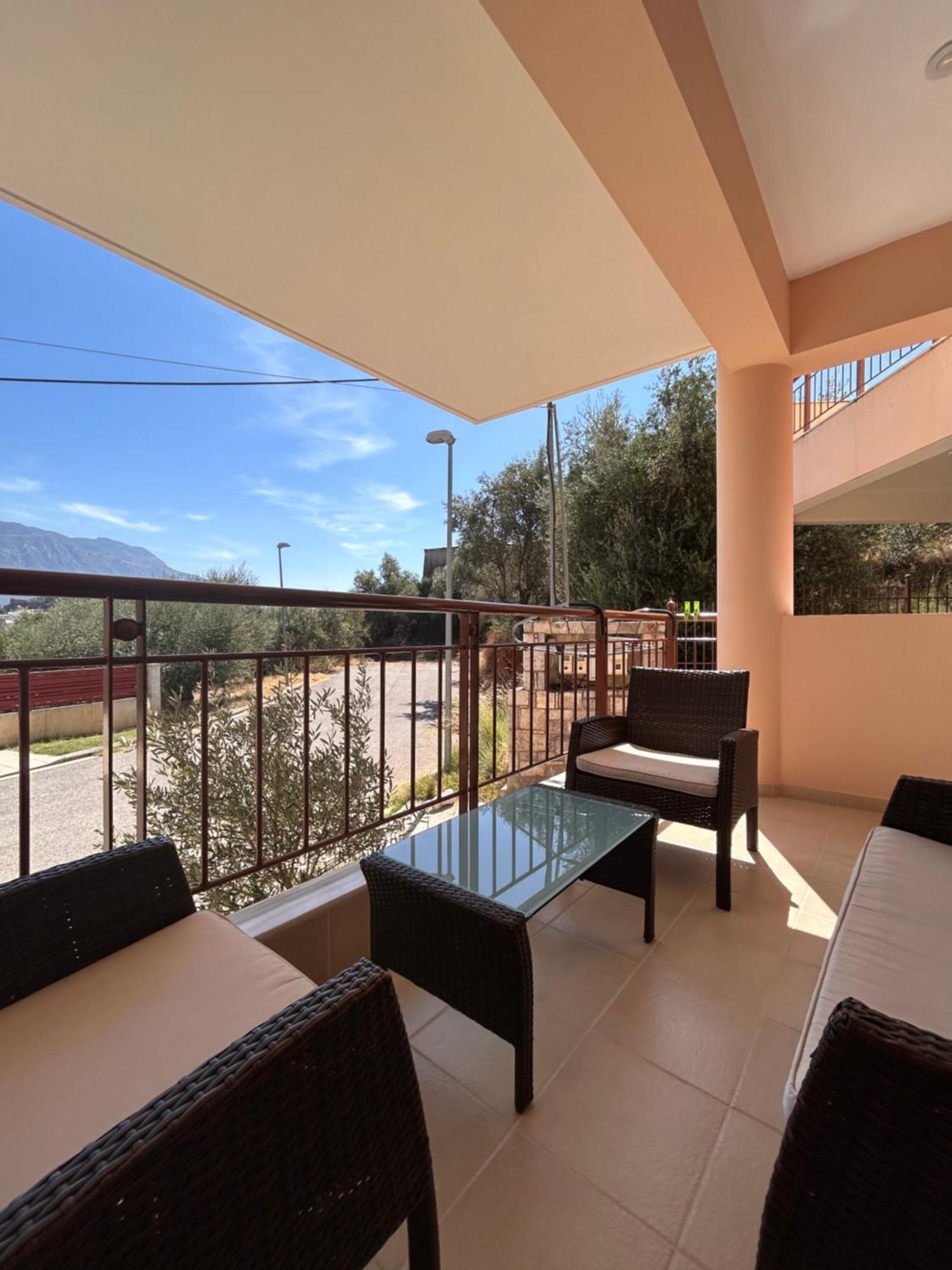 Feel At Home - Kalamata - Near The Center ภายนอก รูปภาพ