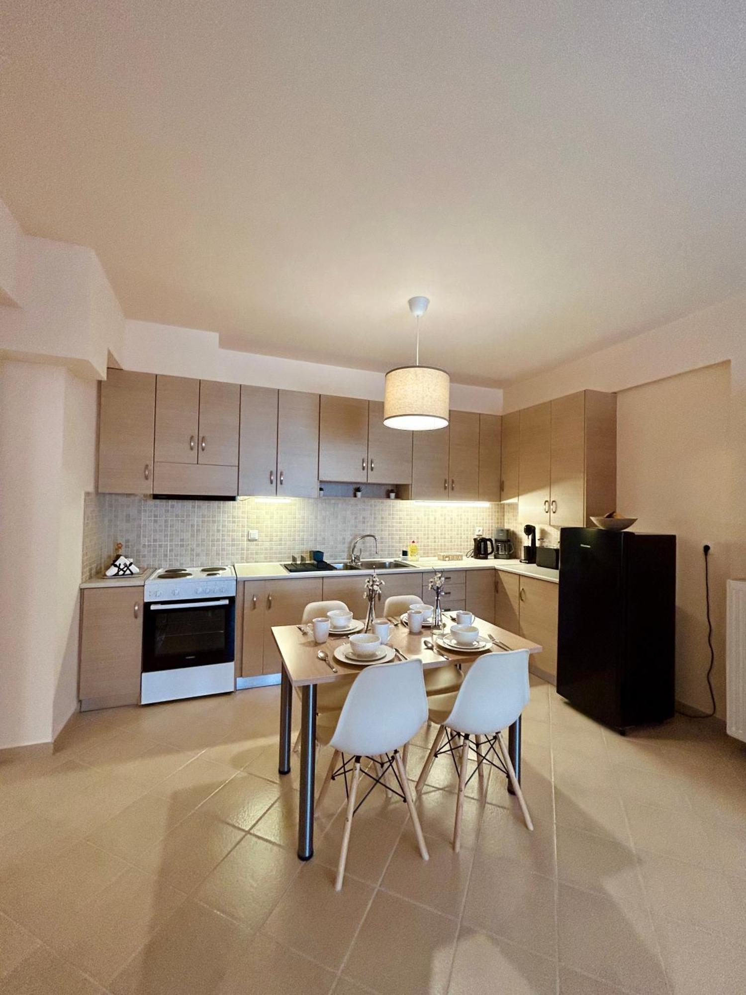 Feel At Home - Kalamata - Near The Center ภายนอก รูปภาพ