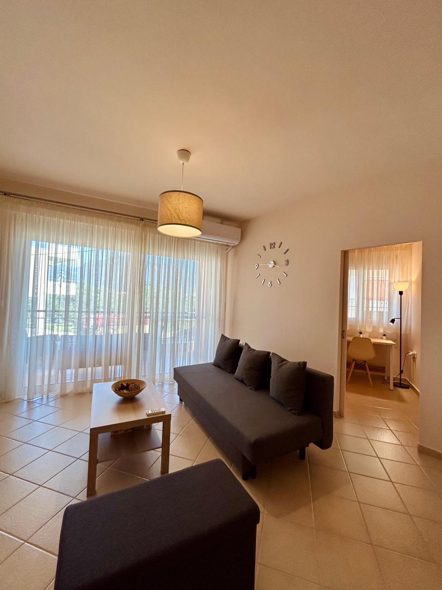 Feel At Home - Kalamata - Near The Center ภายนอก รูปภาพ
